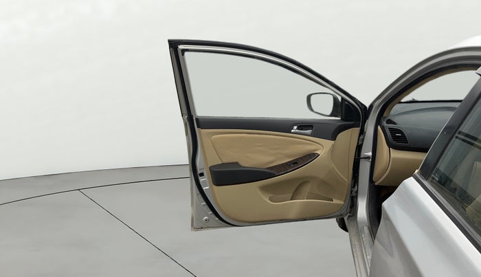 2015 Hyundai Verna FLUIDIC 4S1.6 VTVT S O AT, Petrol, Automatic, 80,101 km, LHS Front Door