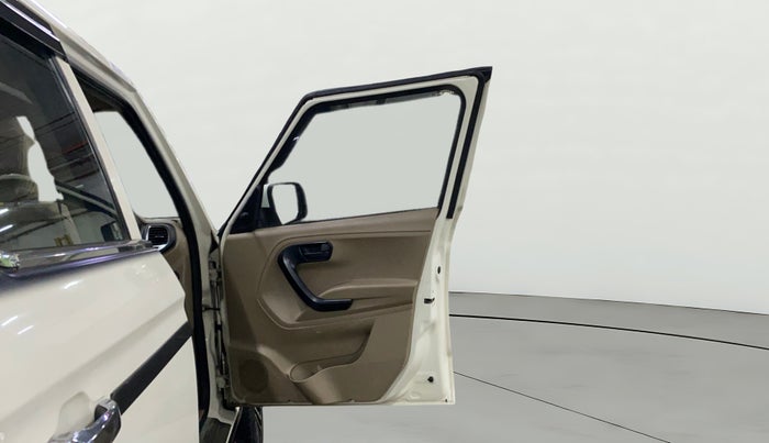 2022 Mahindra BOLERO NEO N 8, Diesel, Manual, 62,908 km, RHS Front Door