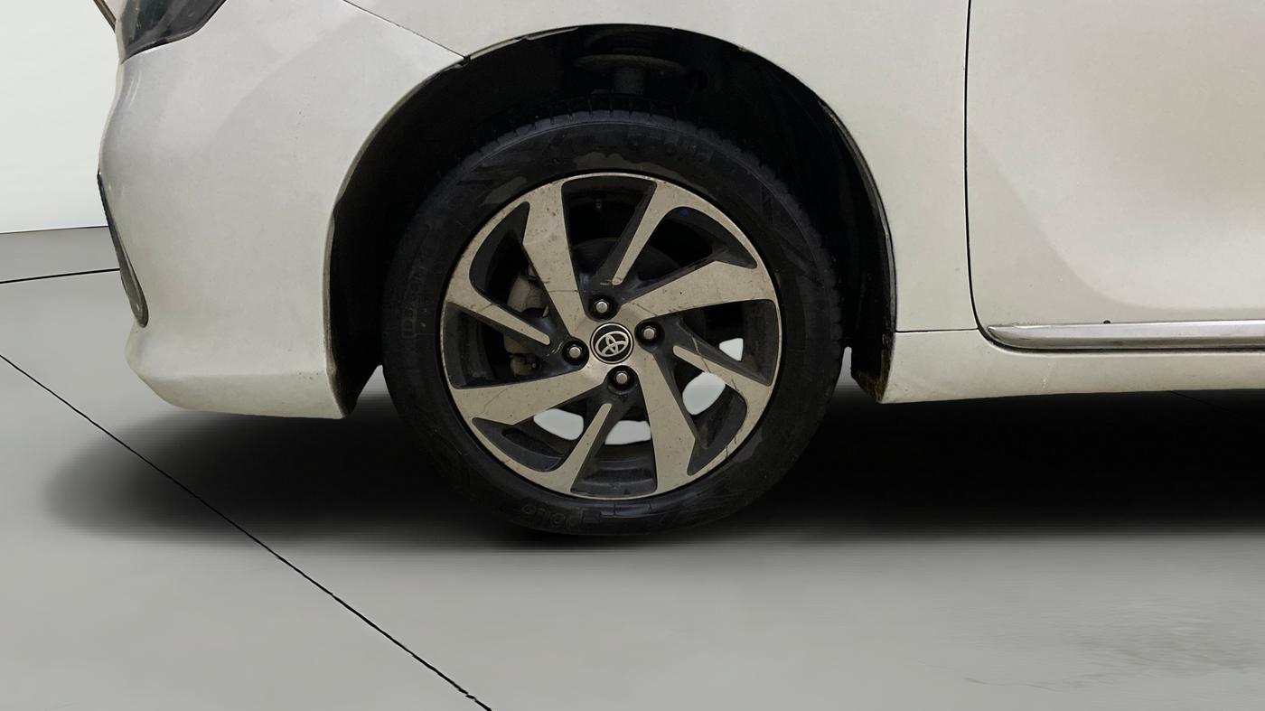 2024 Toyota Glanza V AMT, Petrol, Automatic, 49,209 km, Left Front Wheel