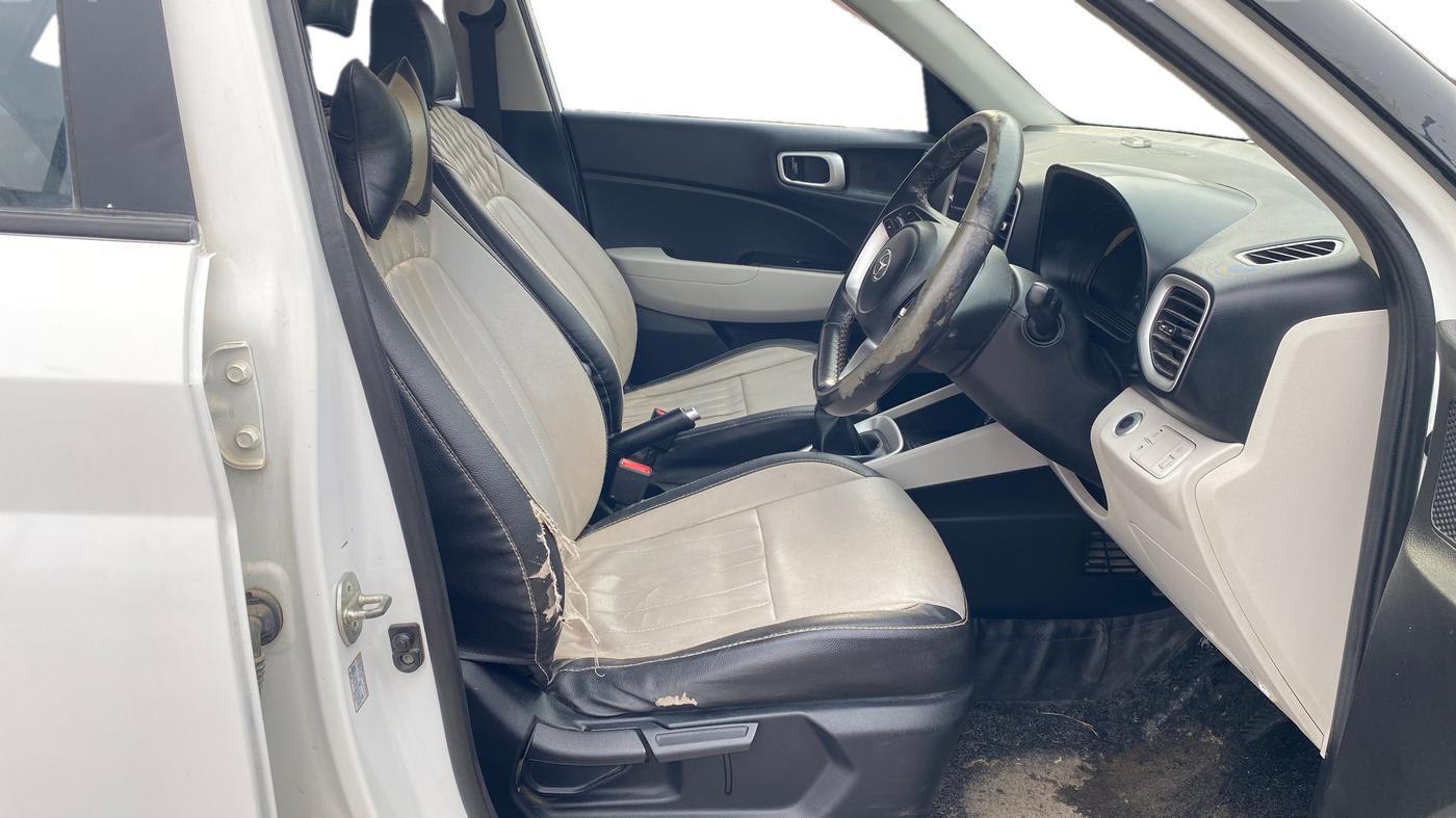 2023 Hyundai VENUE SX 1.2 PETROL, Petrol, Manual, 51,222 km, Right Side Front Door Cabin