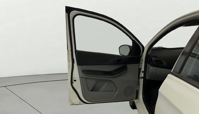 2023 Tata Tiago XT CNG, CNG, Manual, 31,749 km, LHS Front Door