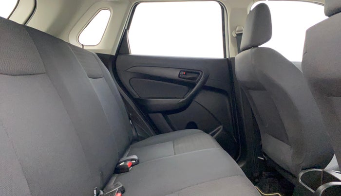 2022 Maruti Vitara Brezza LXI, Petrol, Manual, 13,508 km, Right Side Rear Door Cabin