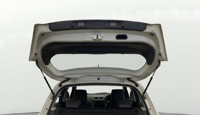 2015 Maruti Swift VXI, Petrol, Manual, 3,977 km, Boot Door Open