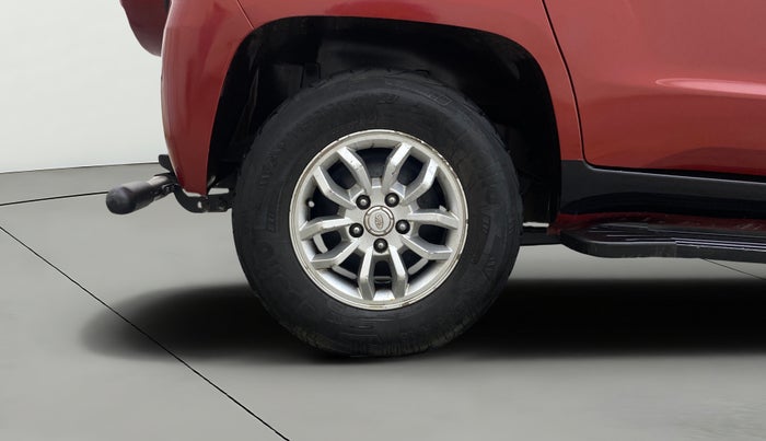 2016 Mahindra TUV300 T8 AMT, Diesel, Automatic, 86,242 km, Right Rear Wheel