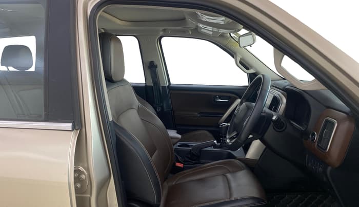 2023 Mahindra SCORPIO-N Z8 L PETROL MT 7 STR, Petrol, Manual, 20,542 km, Right Side Front Door Cabin