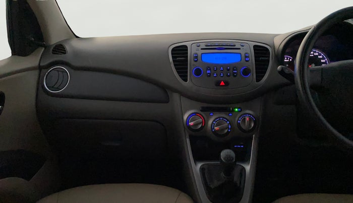 2016 Hyundai i10 SPORTZ 1.1, Petrol, Manual, 41,115 km, Air Conditioner