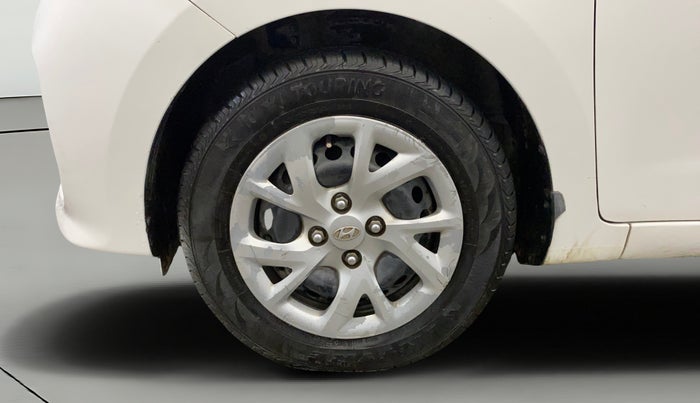 2017 Hyundai Grand i10 SPORTZ 1.2 KAPPA VTVT, CNG, Manual, 1,17,109 km, Left Front Wheel