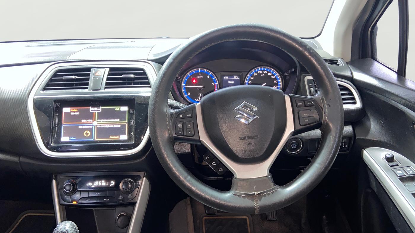 2015 Maruti S Cross ALPHA 1.6, Diesel, Manual, 1,32,030 km, Steering Wheel Close Up
