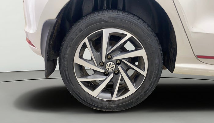 2017 Volkswagen Polo COMFORTLINE 1.2L, Petrol, Manual, 24,981 km, Right Rear Wheel