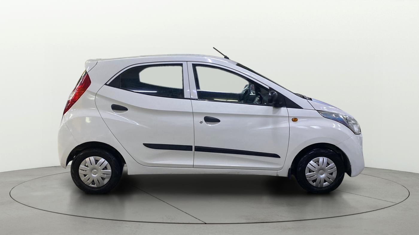 2015 Hyundai Eon ERA +, Petrol, Manual, 1,10,980 km, Right Side View