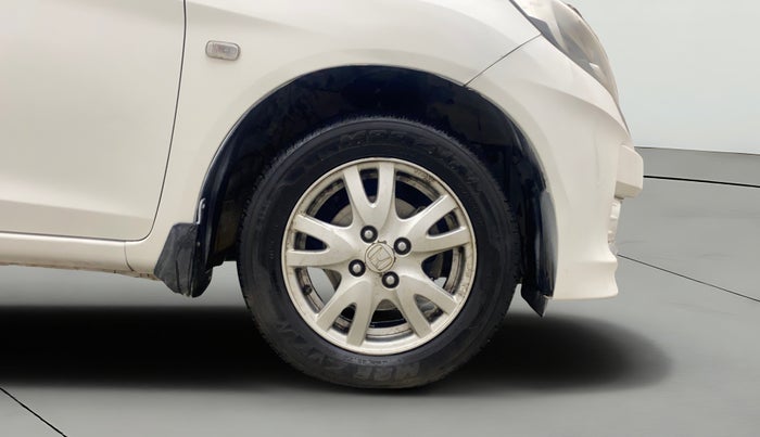 2013 Honda Brio VX MT, Petrol, Manual, 1,11,069 km, Right Front Wheel