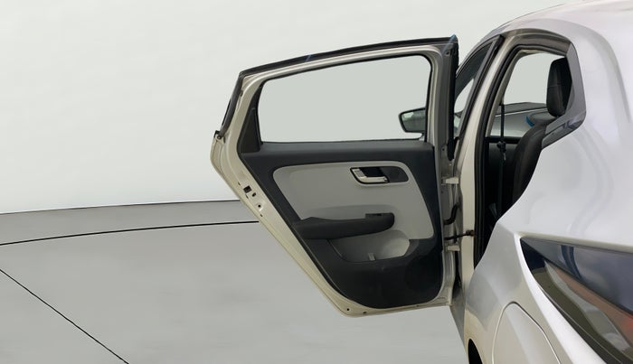 2020 Tata ALTROZ XZ PETROL, Petrol, Manual, 29,688 km, LHS Rear Door