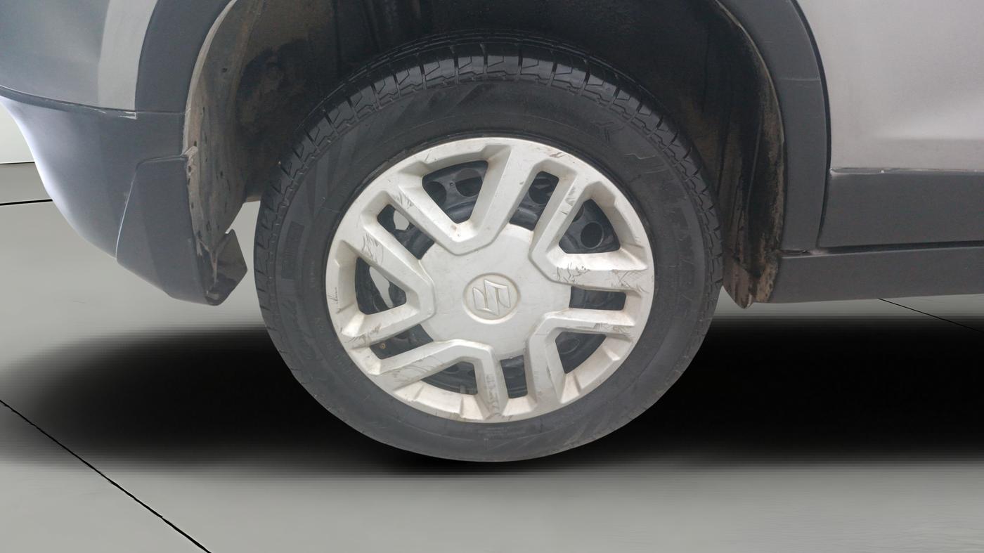 2021 Maruti Vitara Brezza VXI AT SHVS, Petrol, Automatic, 1,06,231 km, Right Rear Wheel