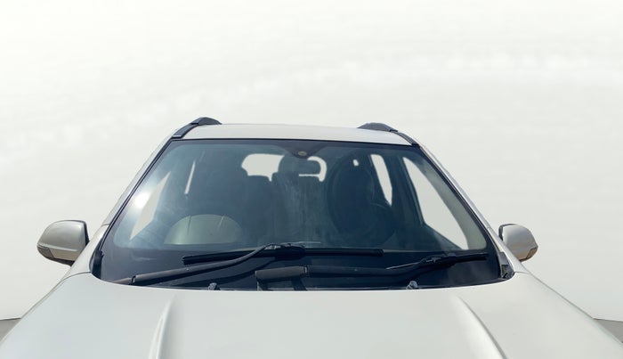 2015 Mahindra XUV500 W8, Diesel, Manual, 81,458 km, Front Windshield