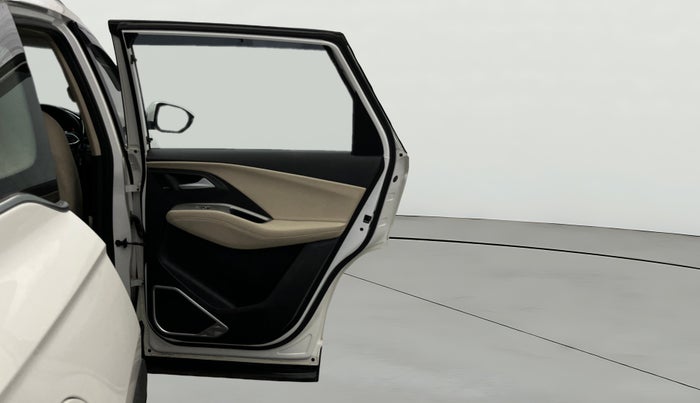 2023 MG HECTOR SHARP PRO 1.5 PETROL TURBO CVT PETROL, Petrol, Automatic, 22,677 km, RHS Rear Door