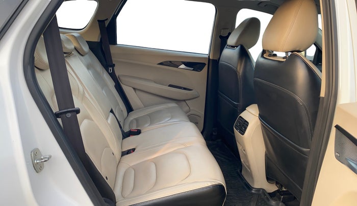 2021 MG HECTOR SHARP HYBRID 1.5 PETROL, Petrol, Manual, 43,589 km, Right Side Rear Door Cabin