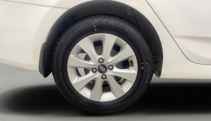 2015 Hyundai Verna FLUIDIC 4S 1.6 VTVT S, Petrol, Manual, 70,903 km, Right Rear Wheel