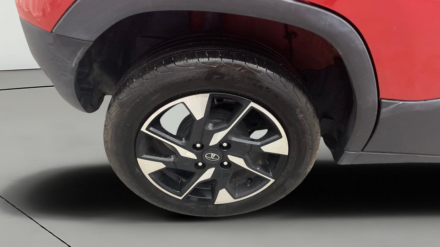 2025 Tata PUNCH Creative Plus (S) AMT, Petrol, Automatic, 19,349 km, Right Rear Wheel