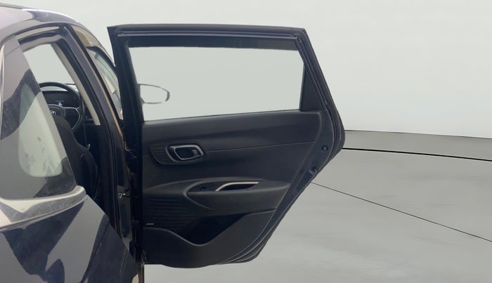 2023 Hyundai NEW I20 ASTA 1.2 MT, Petrol, Manual, 33,057 km, RHS Rear Door