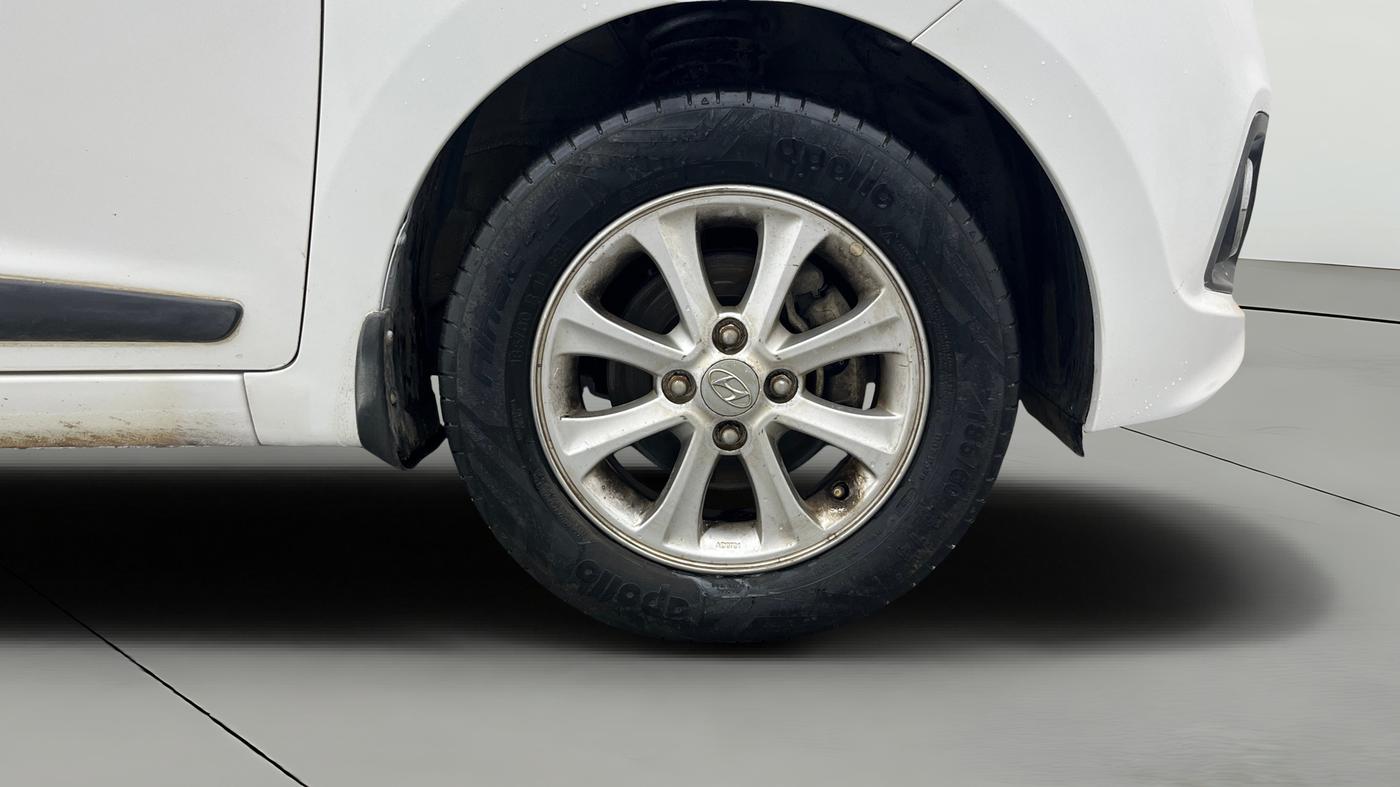 2016 Hyundai Grand i10 ASTA AT 1.2 KAPPA VTVT, Petrol, Automatic, 44,307 km, Right Front Wheel