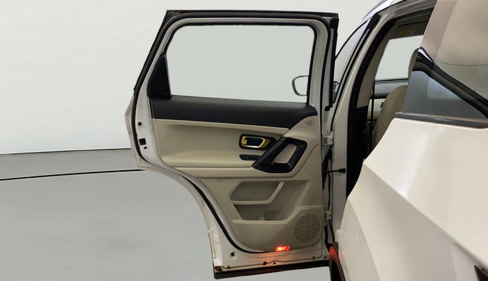 2022 Tata Safari XZ PLUS GOLD, Diesel, Manual, 47,279 km, LHS Rear Door