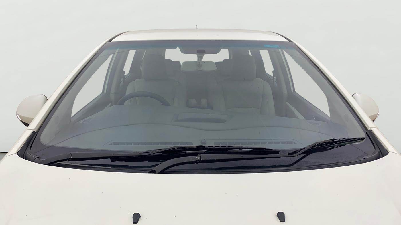 2018 Mahindra MARAZZO M8 7 STR, Diesel, Manual, 1,31,905 km, Front Windshield