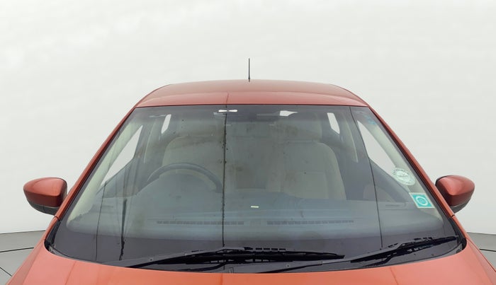 2014 Volkswagen Polo HIGHLINE1.5L, Diesel, Manual, 86,989 km, Front Windshield