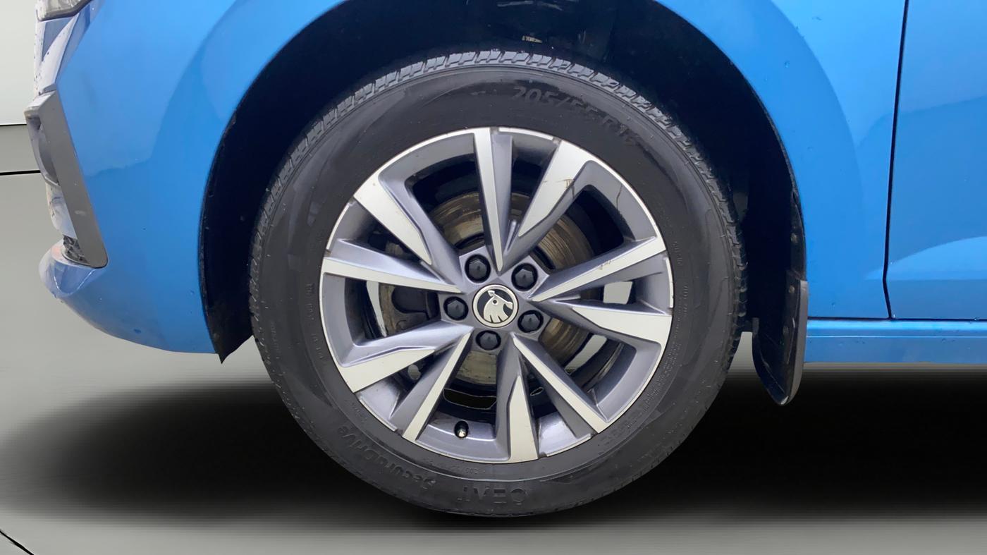 2022 Skoda SLAVIA STYLE 1.0L TSI MT, Petrol, Manual, 33,274 km, Left Front Wheel