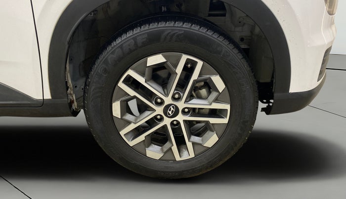 2023 Hyundai VENUE SX (O) 1.0 TURBO DCT, Petrol, Automatic, 11,876 km, Right Front Wheel