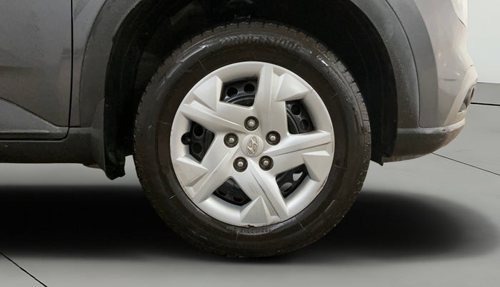 2022 Hyundai VENUE S Plus 1.2 Petrol MT, Petrol, Manual, 79,331 km, Right Front Wheel