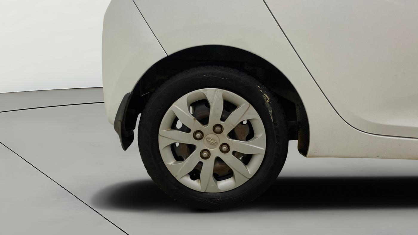 2015 Hyundai Eon MAGNA +, Petrol, Manual, 56,581 km, Right Rear Wheel