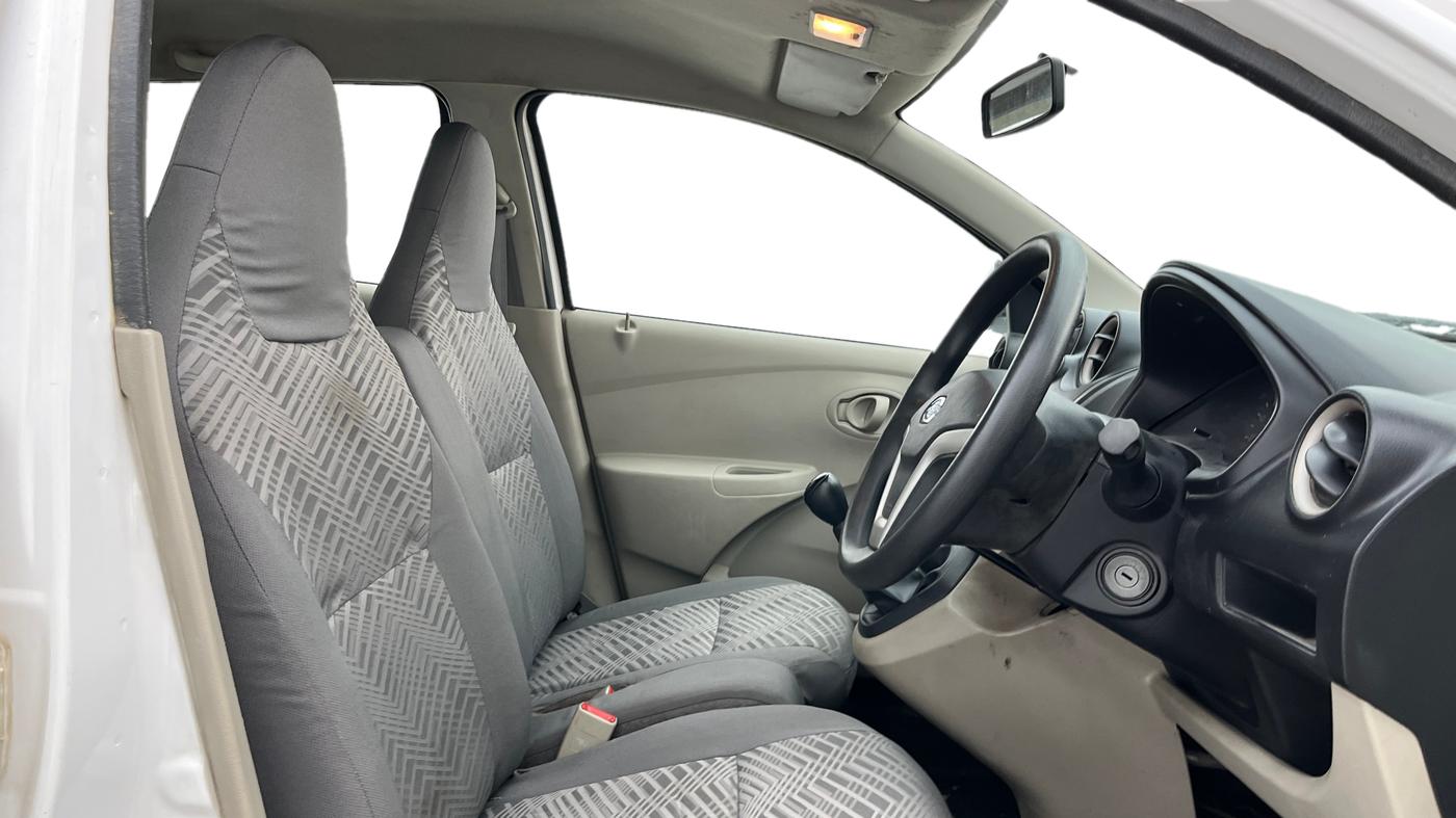 2017 Datsun Go T (O), Petrol, Manual, 23,638 km, Right Side Front Door Cabin