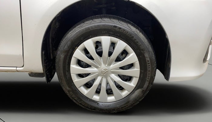 2017 Toyota Etios Liva V, Petrol, Manual, 55,771 km, Right Front Wheel