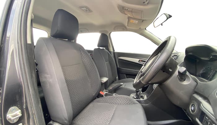 2022 Maruti BREZZA ZXI, Petrol, Manual, 65,677 km, Right Side Front Door Cabin