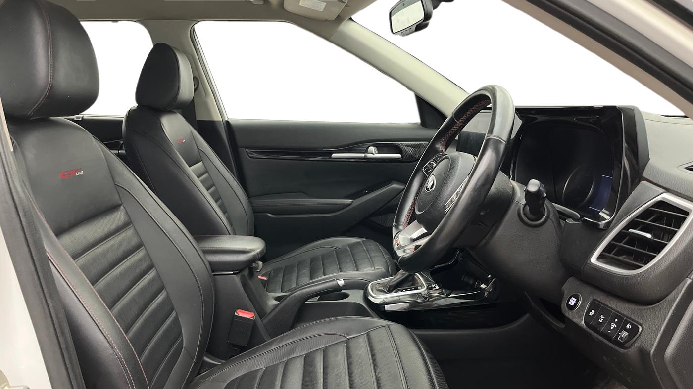 2019 KIA SELTOS GTX AT 1.4 PETROL DUAL TONE, Petrol, Automatic, 72,932 km, Right Side Front Door Cabin