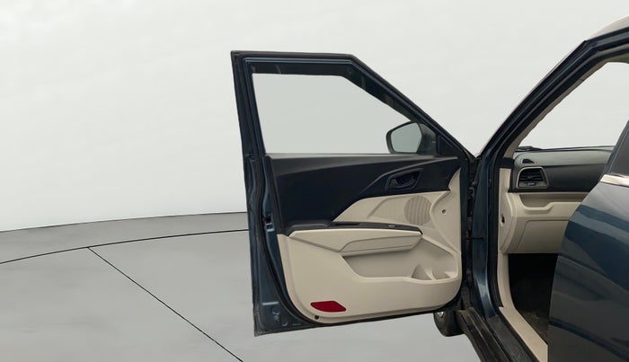 2021 Mahindra XUV300 1.5 W6 MT, Diesel, Manual, 45,062 km, LHS Front Door