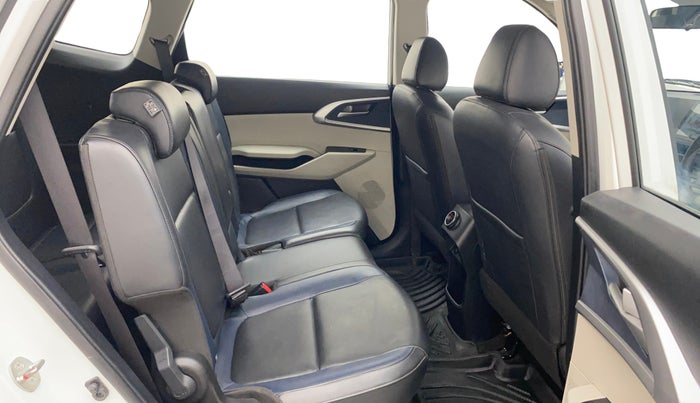 2023 KIA CARENS  PREMIUM 1.5 TURBO PETROL IMT 7 STR, Petrol, Manual, 28,543 km, Right Side Rear Door Cabin