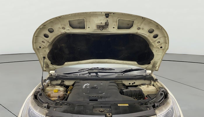 2019 Mahindra XUV500 W11 AT, Diesel, Automatic, 93,553 km, Open Bonet