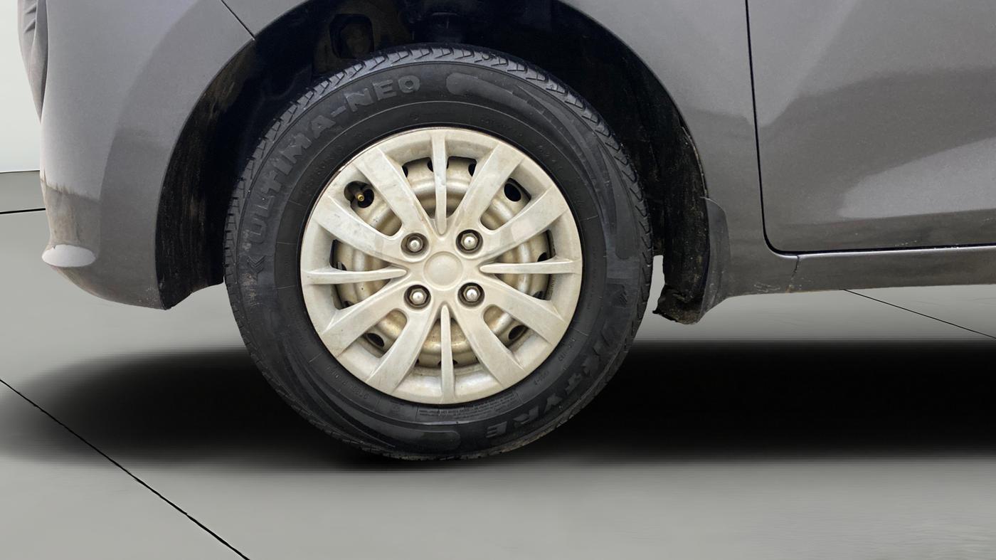 2022 Hyundai NEW SANTRO MAGNA, Petrol, Manual, 77,265 km, Left Front Wheel