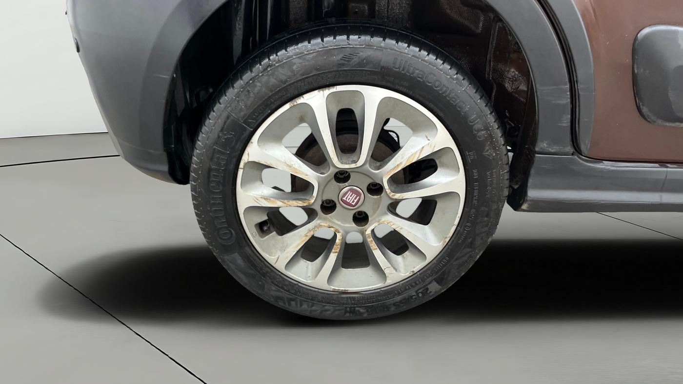 2014 Fiat Avventura EMOTION MULTIJET 1.3, Diesel, Manual, 1,11,987 km, Right Rear Wheel