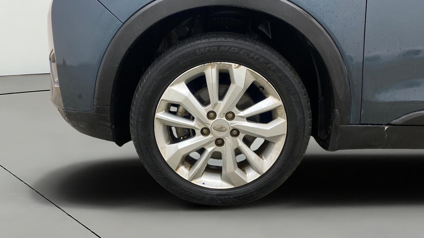 2019 Mahindra XUV300 W8 1.5 DIESEL AMT, Diesel, Automatic, 73,135 km, Left Front Wheel