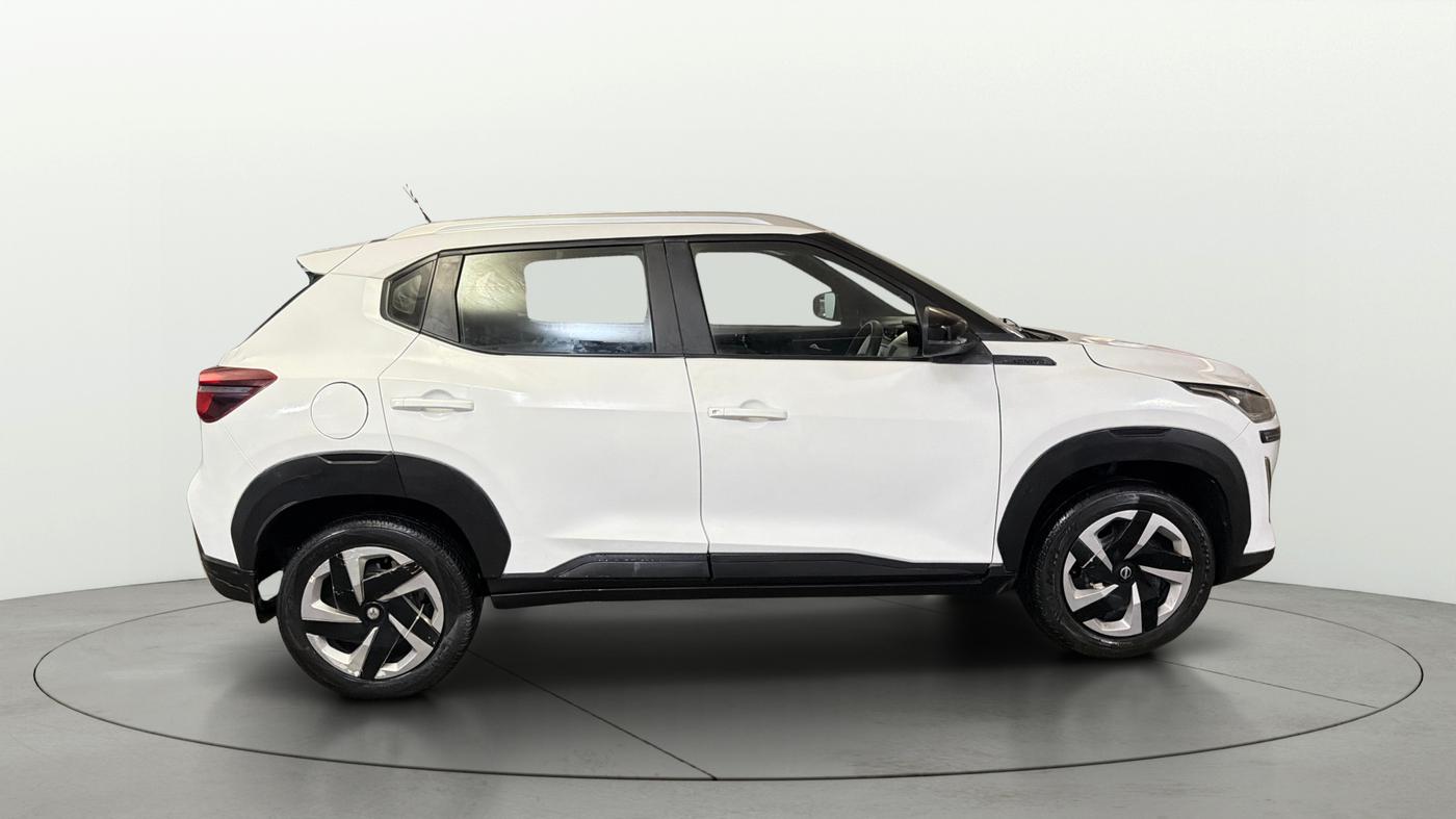 2022 Nissan MAGNITE XL, Petrol, Manual, 43,785 km, Right Side View