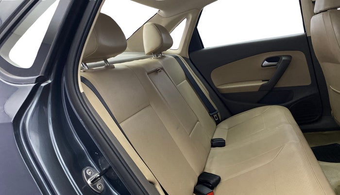 2017 Volkswagen Vento 1.2 TSI HIGHLINE PLUS AT, Petrol, Automatic, 92,325 km, Right Side Rear Door Cabin