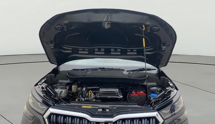 2021 Skoda KUSHAQ STYLE 1.0L TSI AT (6 AIRBAGS), Petrol, Automatic, 59,630 km, Open Bonet