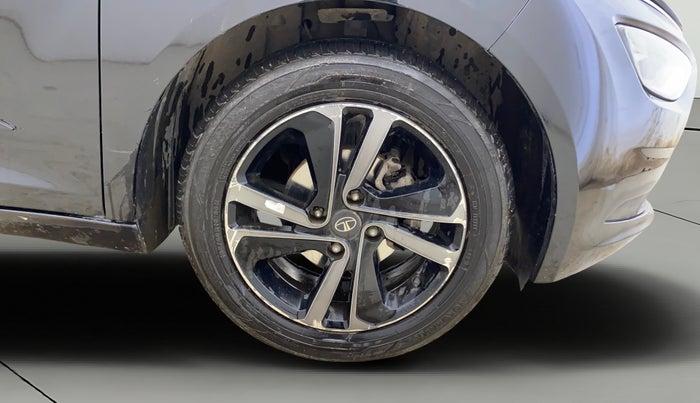 2022 Tata ALTROZ XZA PLUS DARK EDTION, Petrol, Automatic, 76,384 km, Right Front Wheel