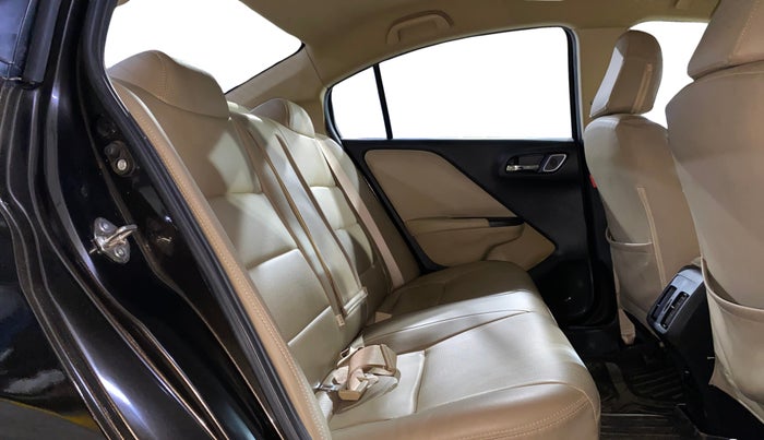 2022 Honda City 1.5L I-VTEC V MT 4TH GEN, Petrol, Manual, 7,329 km, Right Side Rear Door Cabin