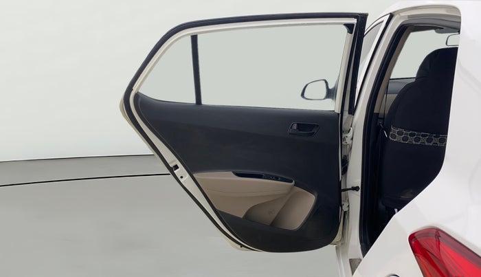 2016 Hyundai Grand i10 MAGNA AT 1.2 KAPPA VTVT, CNG, Automatic, 88,567 km, LHS Rear Door