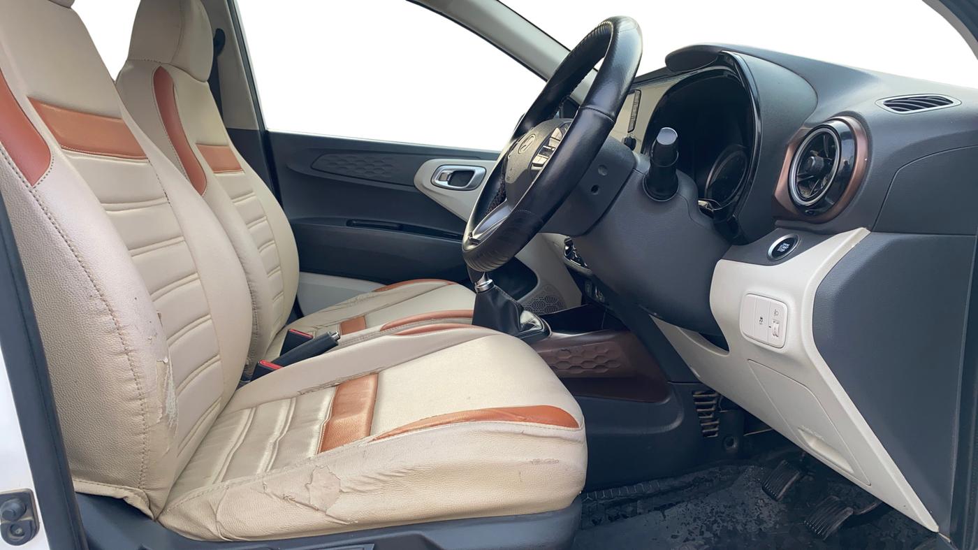 2023 Hyundai AURA SX 1.2, Petrol, Manual, 68,121 km, Right Side Front Door Cabin