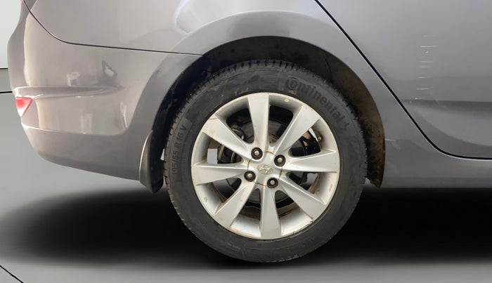 2013 Hyundai Verna FLUIDIC 1.6 VTVT SX, Petrol, Manual, 1,35,690 km, Right Rear Wheel