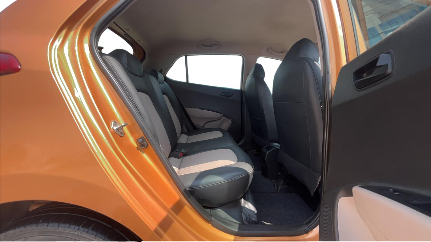 2016 Hyundai Grand i10 MAGNA AT 1.2 KAPPA VTVT, Petrol, Automatic, 89,252 km, Right Side Rear Door Cabin